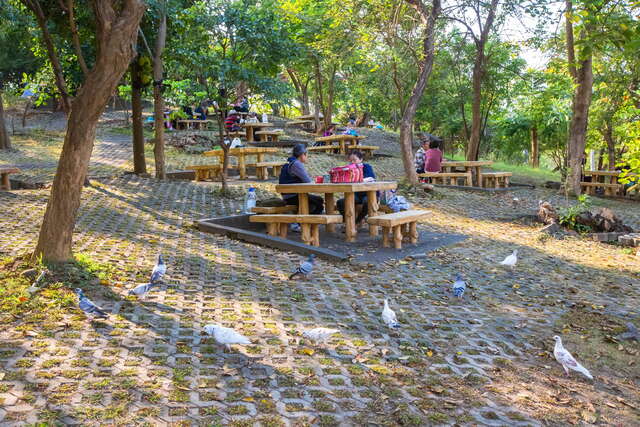 休憩區提供遊客野餐、休息