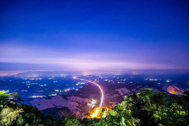 中寮山夜景吸引许多摄影爱好者