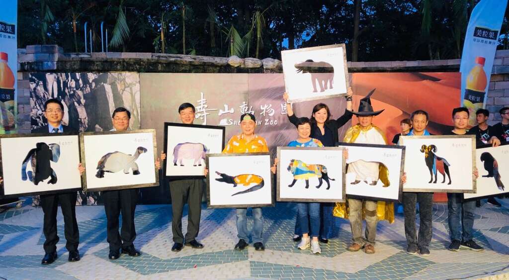 接著是星光幻影變幻秀，魔術師精采表演讓現場歡笑聲不斷