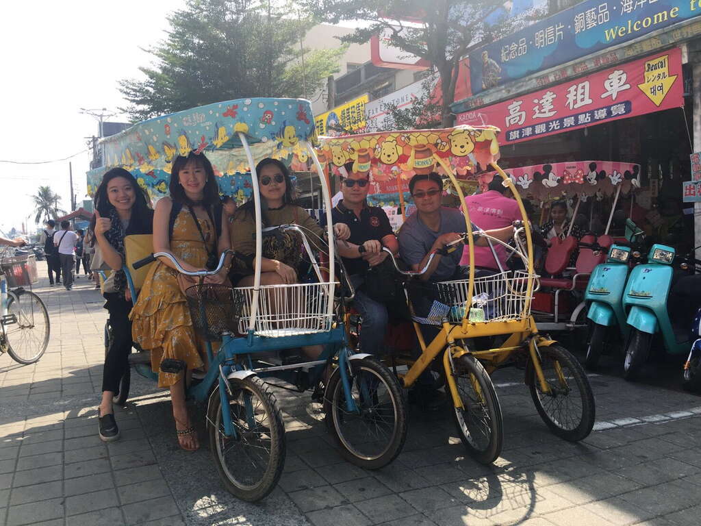 圖三：泰國知名部落客走訪旗津老街