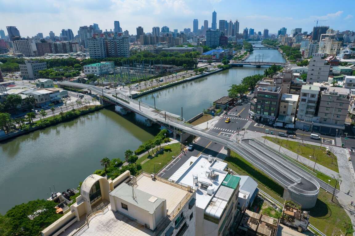 愛河景觀橋白天樣貌(圖片來源:高雄市政府工務局)