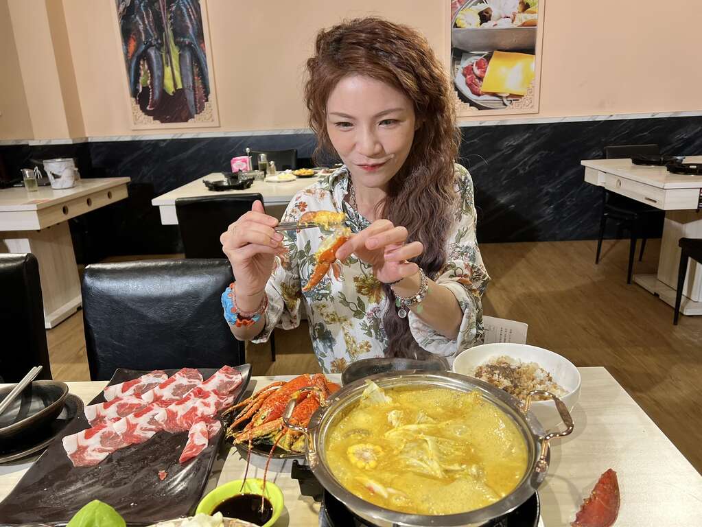 試吃達人之一邵阿咩火力全開
