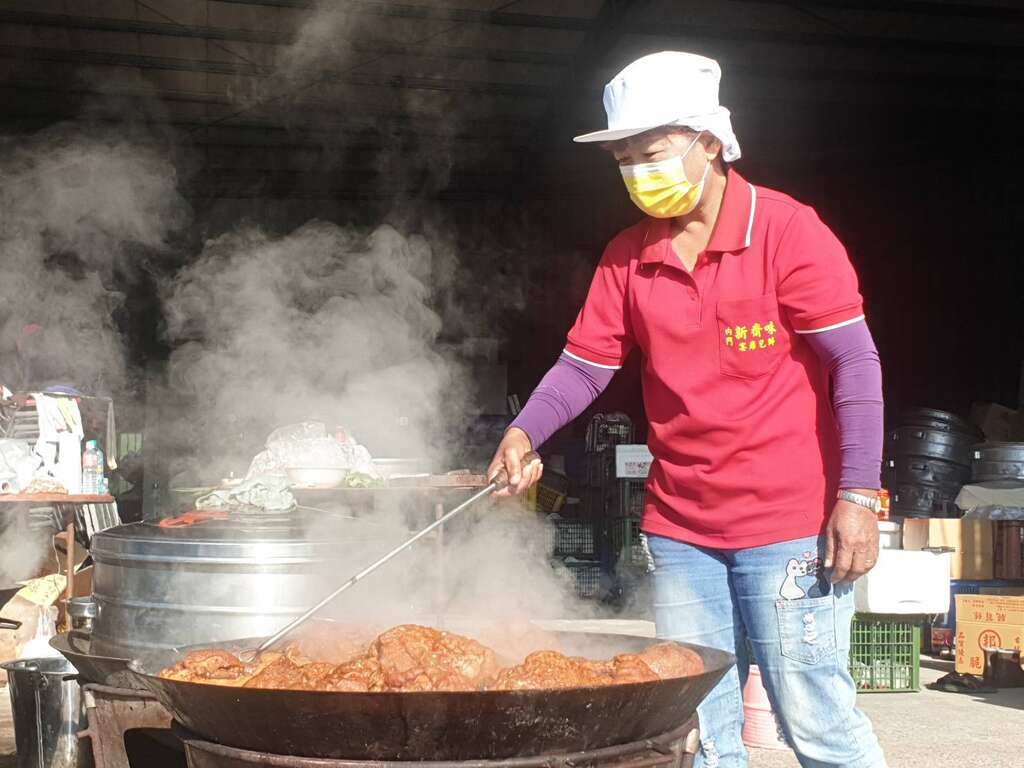 內門美花師陳美花親自掌廚獨門封肉料理「臥虎藏龍一品封」。