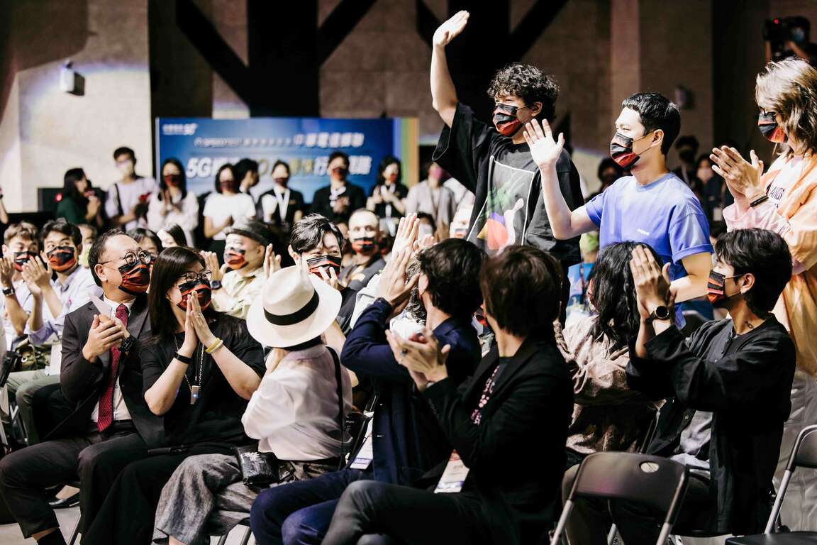 03現場邀請SHOWCASE演出嘉賓宇宙人、麋先生、壞特？te出席記者會