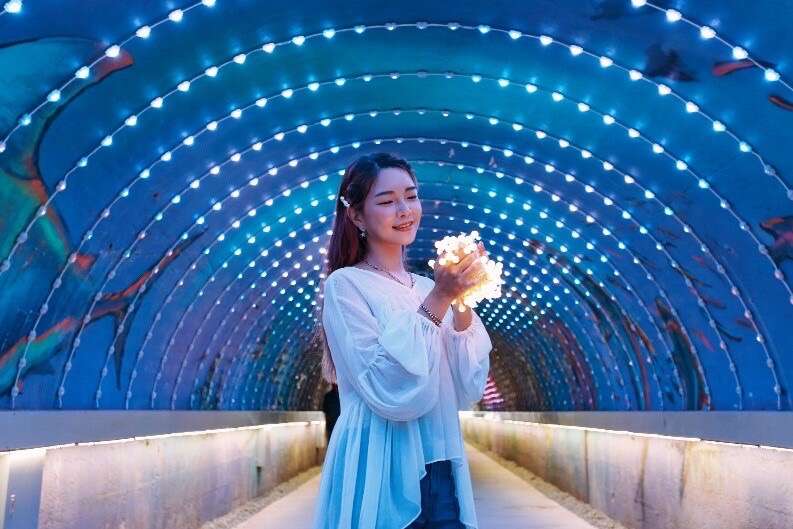 星空隧道光廊是拍照打卡聖地