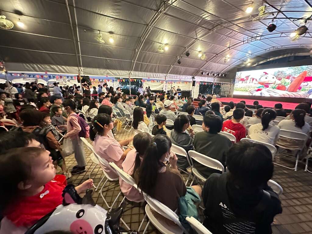 Salt and Pepper Chicken Carnival Draws 100,000 Vis