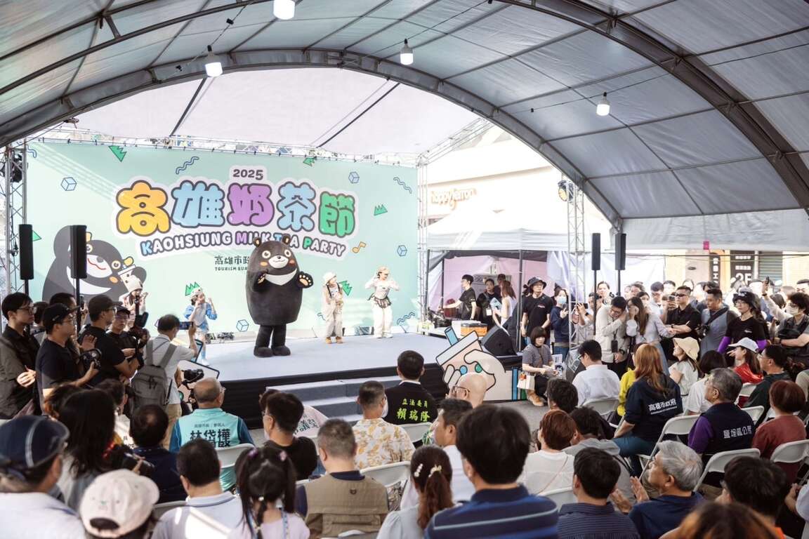 圖14.高雄熊出席奶茶節活動