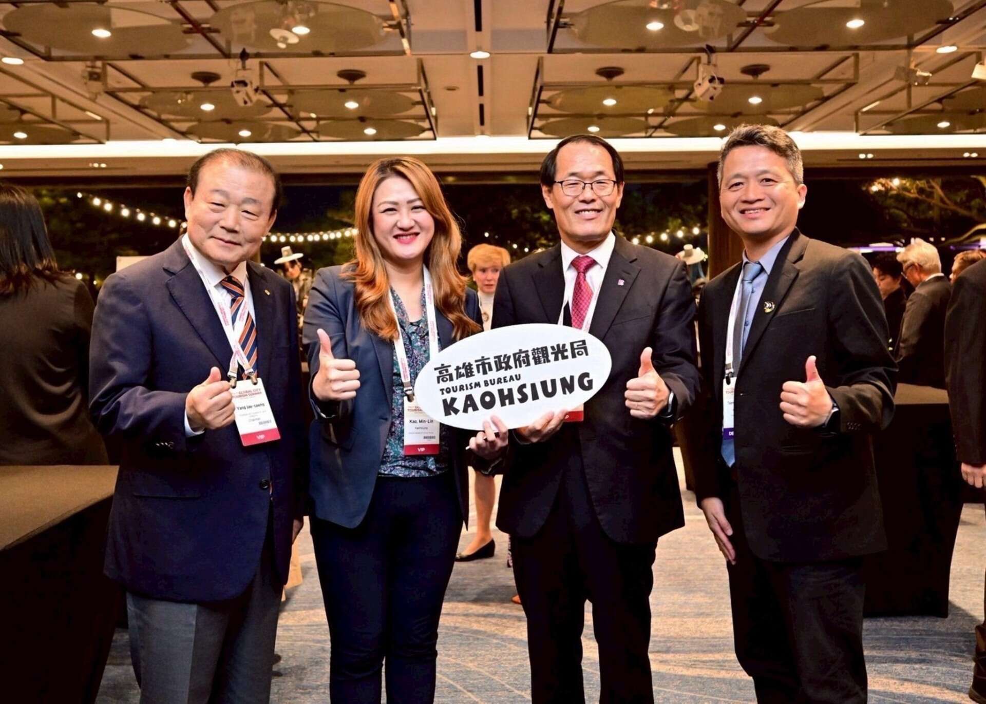 Kaohsiung Tourism Bureau Director-General Kao, Min-lin, Poses for a Photo with the Deputy Mayor of Busan Metropolitan City Government (second from right) and the Chairman of the Busan Chamber of Commerce and Industry (first on left).