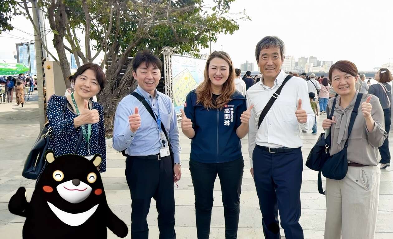 圖5. 觀光局特別安排八王子官方代表團實巡禮園區,現場展示《高雄 GO!》APP與「高雄熊」數位互動。