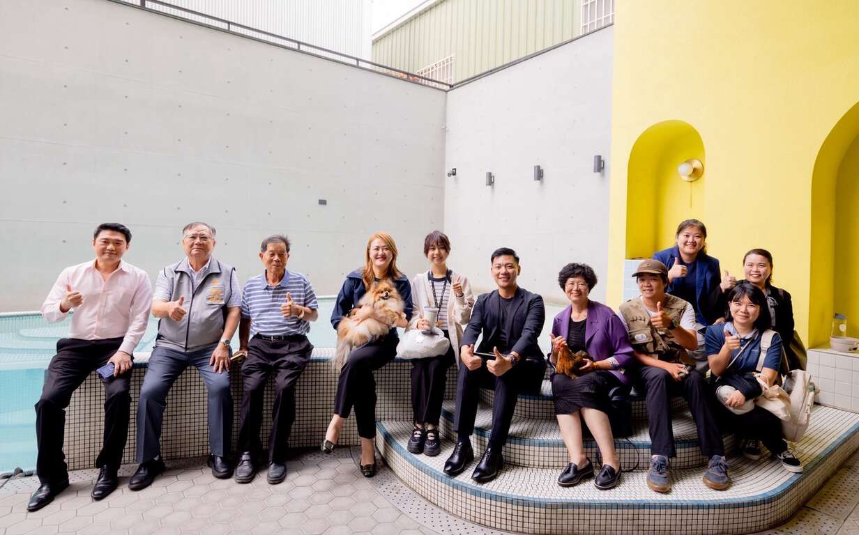 圖9:參與貴賓及業者參觀多野樂旅館游泳池後合影