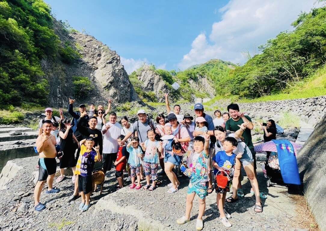 圖9、民眾可報名六龜生態秘境導覽遊程，消暑又好玩。