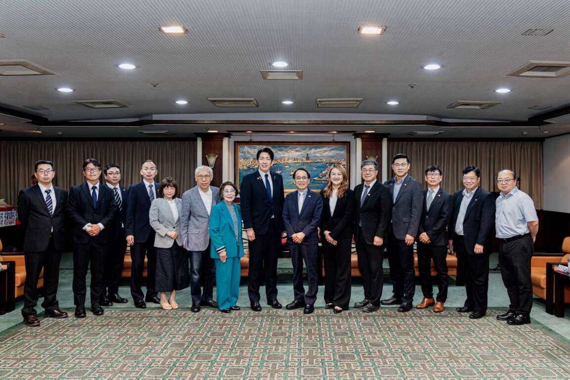 圖1：日本松原市長澤井宏文偕同觀光協會會長松本光代率團拜訪高雄，由副市長林欽榮代表市長陳其邁接待。
