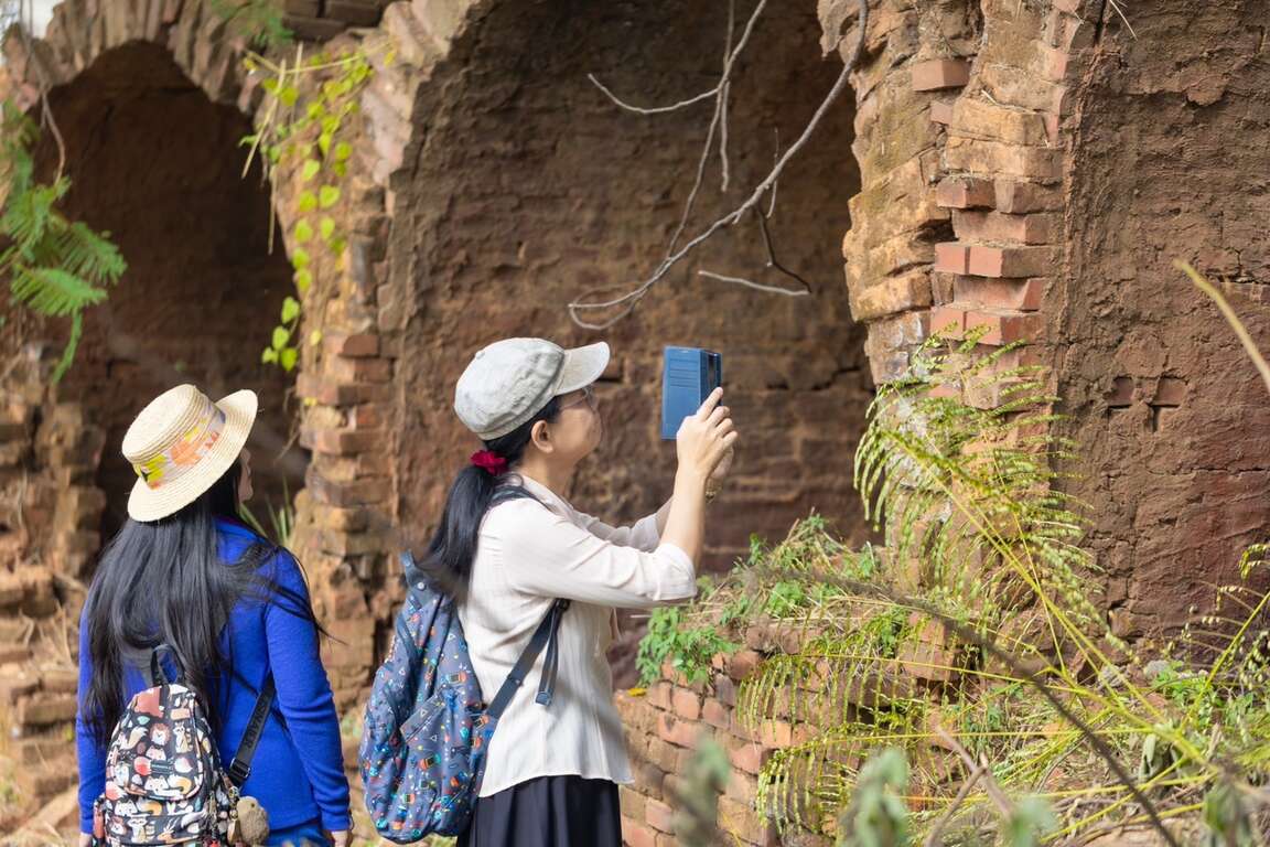 圖9、「豆陣來寮寮」推出兩條小旅行，帶領民眾走訪瑞榮紅磚廠、吳家古厝