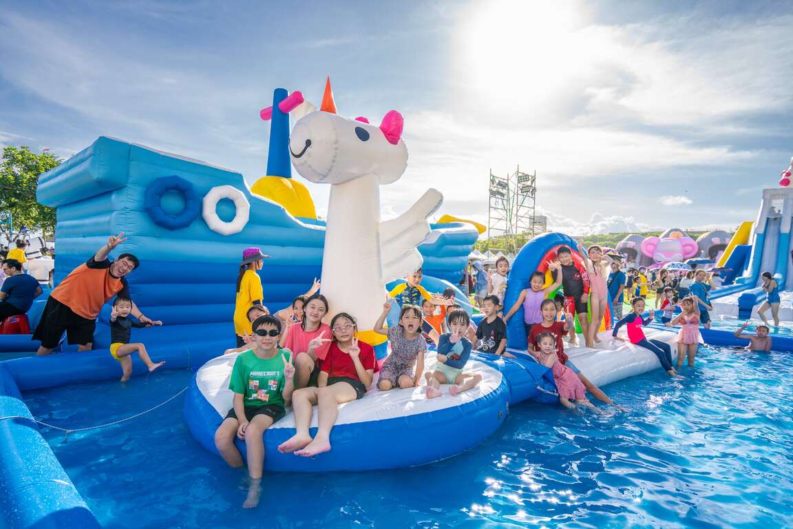 圖7.氣墊水樂園同步登場