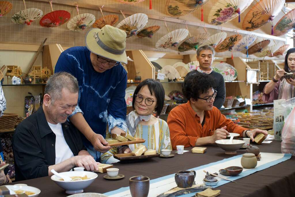 品尝涌泉茶叶、啖糕堂及浓夫生活照