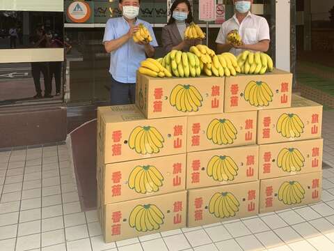 高雄旗山香蕉新鮮直送高雄旅館供旅客享用。