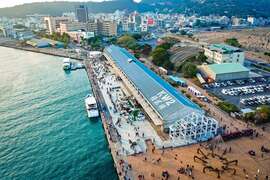 高雄港湾风貌新旧融合
