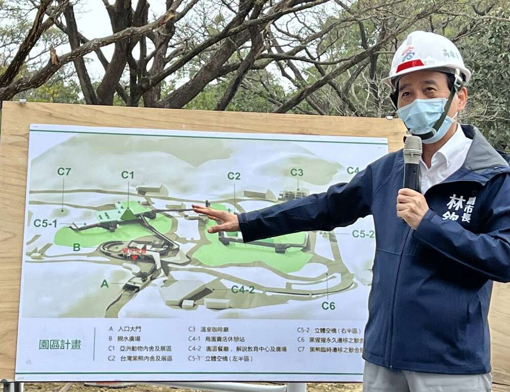 林副市长聆听并说明工程进度-2