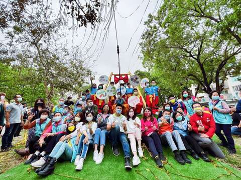 Công viên nhi đồng Liên Trì vừa xây dựng một công viên giải trí đường trượt Đường trượt dài nhất 30 mét ở miền Nam Đài Loan đã bất ngờ ra mắt Tết Thiếu nhi kích thích một phen vào ngày nghỉ dài!