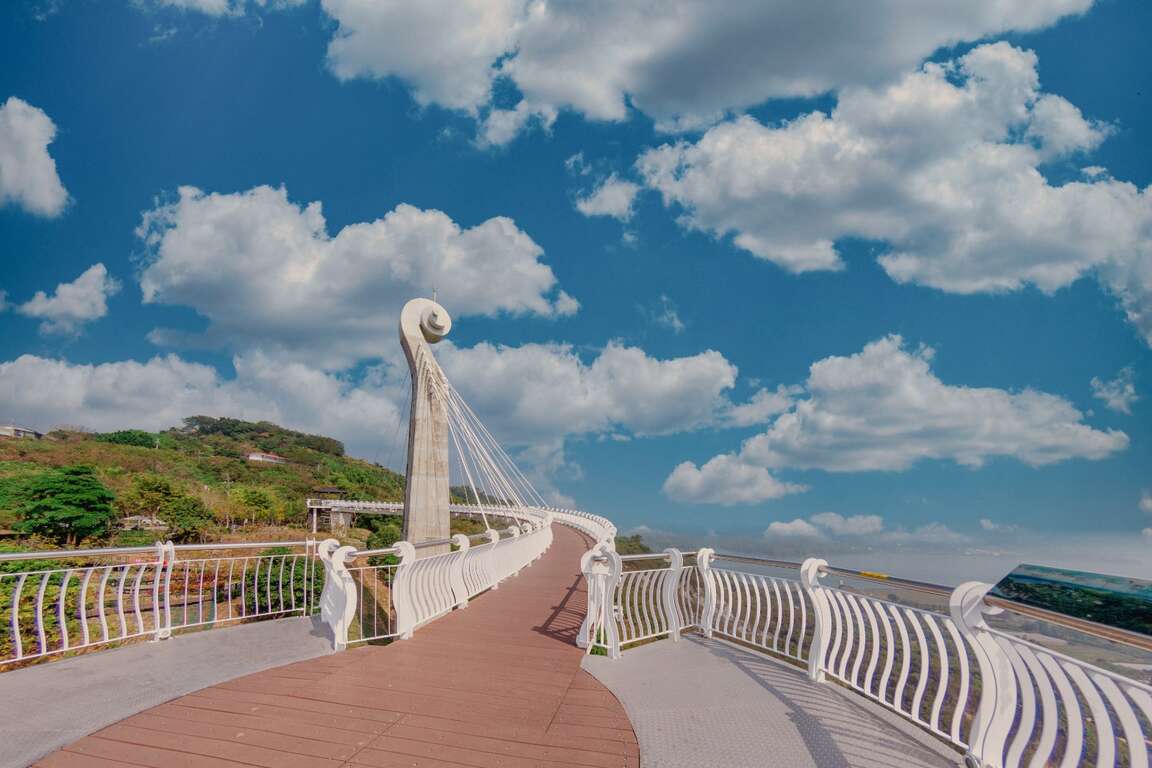 岗山之眼塔柱及天空廊道