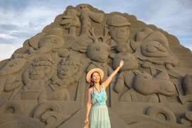 今年以「動物狂歡派對」打造兩座南台灣最大主題沙雕、及12座可愛動物沙雕