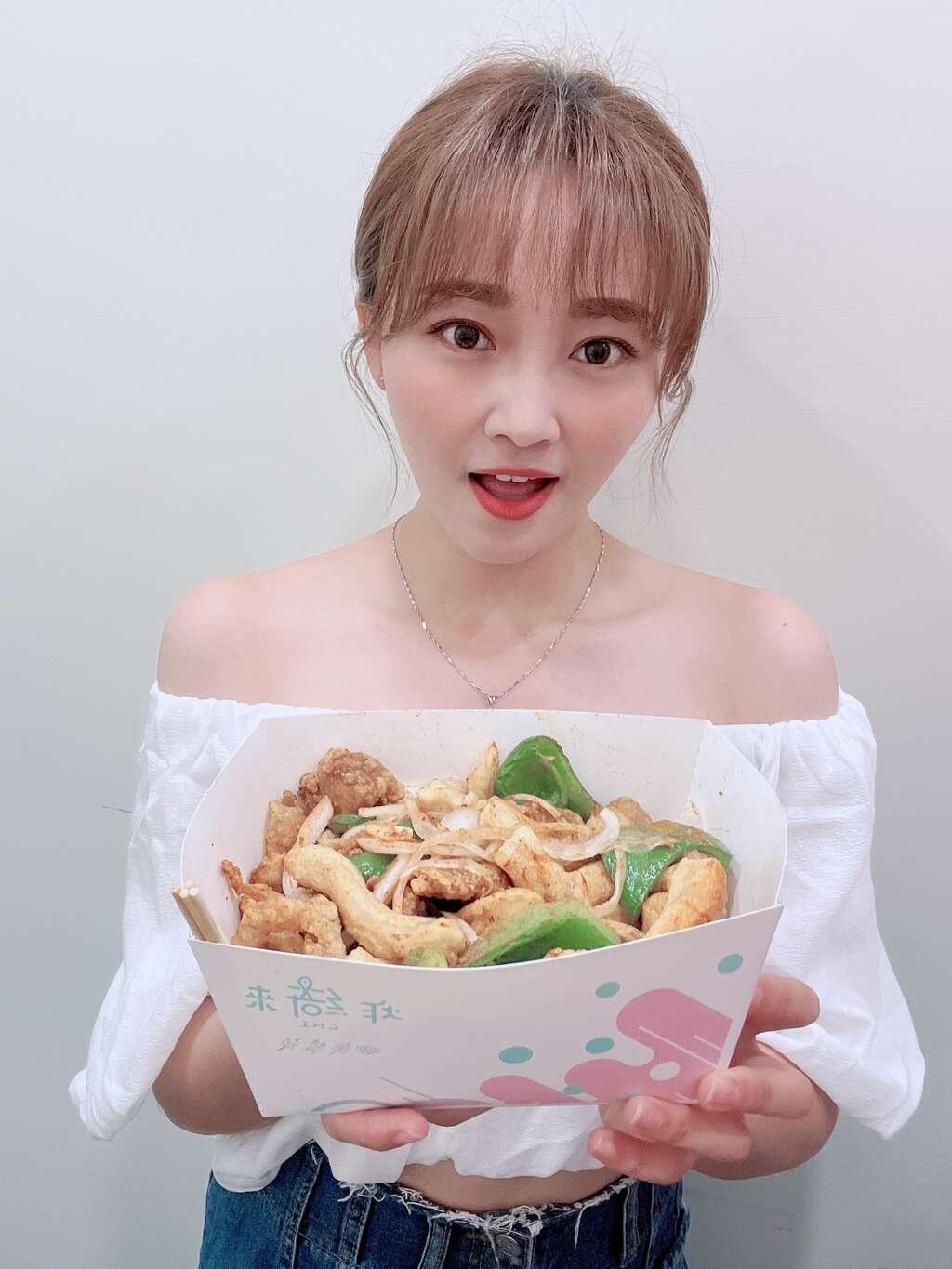 7.咸酥鸡女神张文绮号召大家来吃爆咸酥鸡