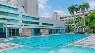 圖11承攜行旅高雄六合館為國際級觀光旅館 客房設計採簡約都市風格 戶外泳池讓身心徹底