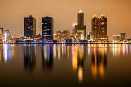 图7.爱河湾浪漫夜景