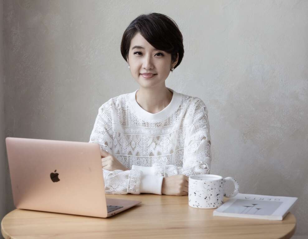 1.本次座谈由国内知名美食家Liz(高琹雯)主持。
