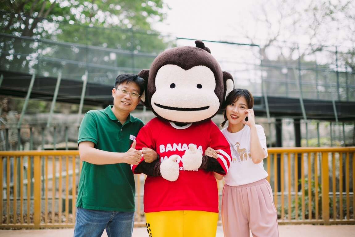 图1 寿山动物园邀请市府发言人及在地品牌代言猴大哥拍摄宣传影片