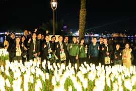 Kaohsiung Bravo！ Sự trở lại của du lịch quốc tế Cao Hùng sau dịch bệnh, 4 thành phố kết nghĩa đã tổ chức hành hương đến Lễ hội hoa đăng Liên Đàm