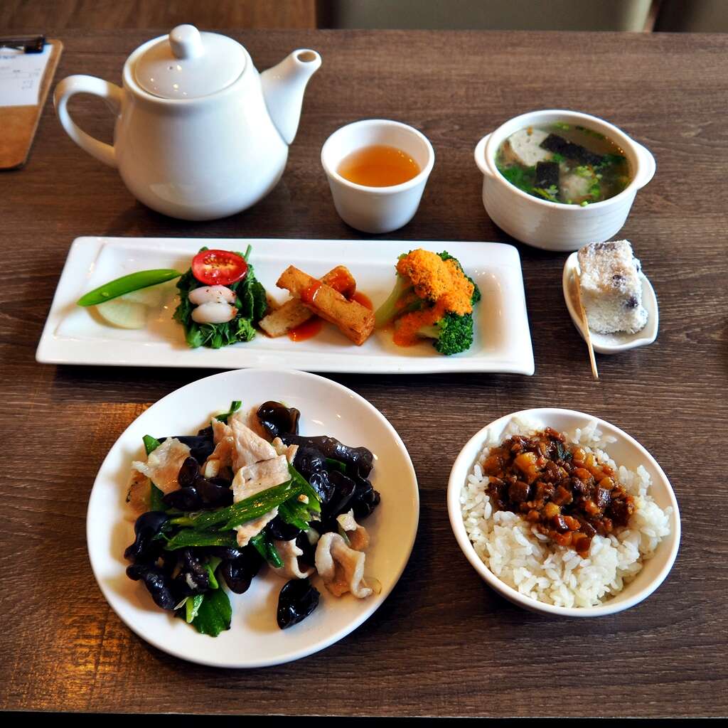 图说五:鼓山区贰哥食堂菜色
