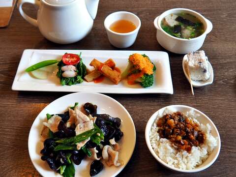 图说五：鼓山区贰哥食堂菜色