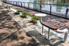 圖6：河東造型桌椅
