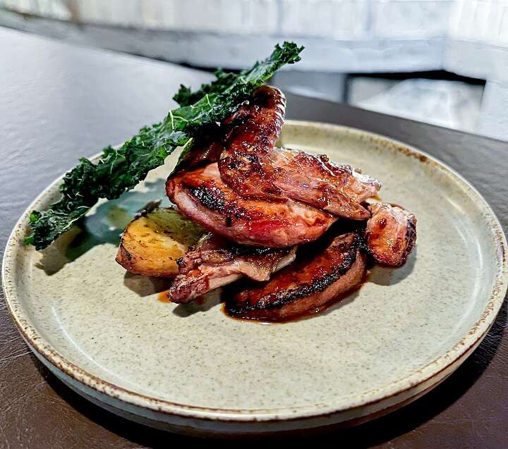 图1.米其林入选店家Apis Grill(照片出处:米其林官网)