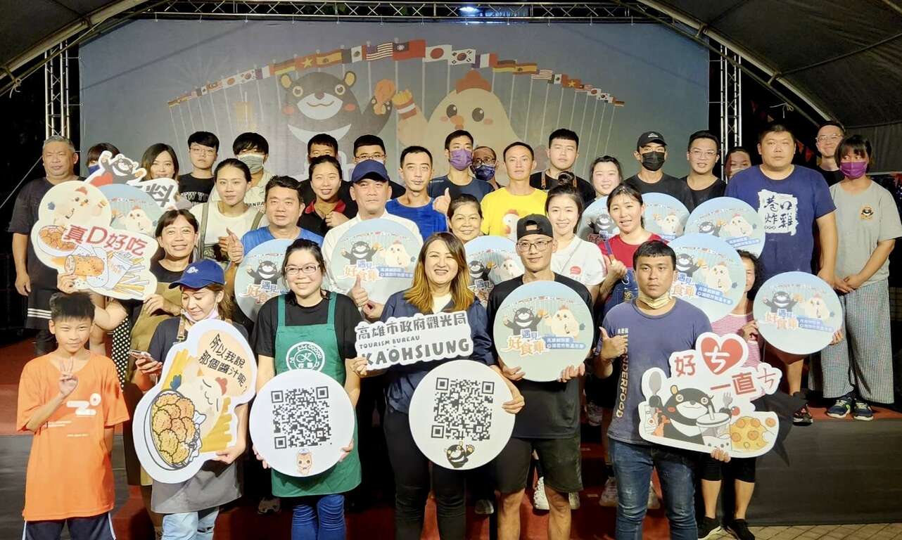 高闵琳局长亲自颁奖表扬参与店家