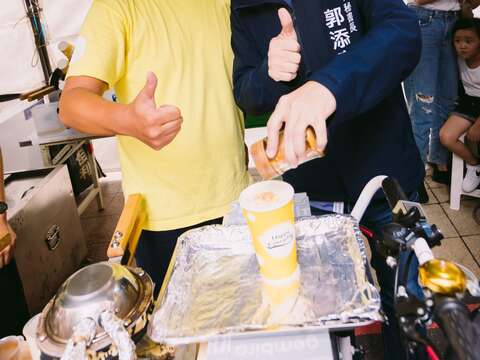 10.参与奶茶店家对本次活动给予肯定