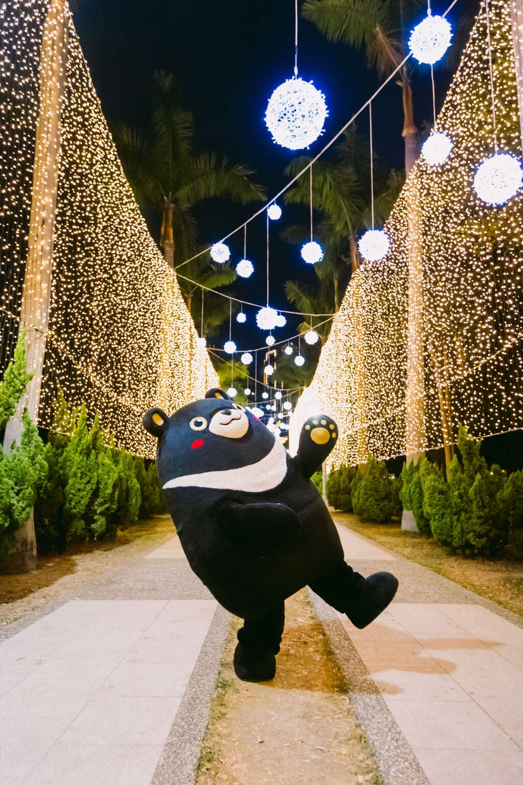 图8 中央公园圣诞跨年嘉年华光辉之翼