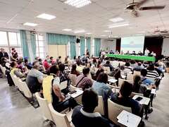图12.业者参加露营场辅导说明会。