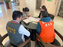 图5市府观光局联合消保官办理旅宿业房价专案稽查(检查符合规定旅馆-塩泊思行旅)