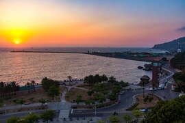 4.高雄知名景点西子湾