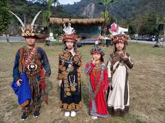 图14.情人谷市集原住民服饰体验(茂林管理处提供)