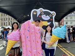 图5.来自彰化的施小姐特别带朋友来高雄朝圣大港阅冰。