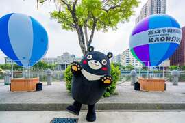 图15 高雄熊与小热气球打卡点合影