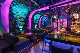 图3.「Roof Ocean 海洋·屋顶餐酒馆」让酒客如同身处在海洋般放松舒适的空间中