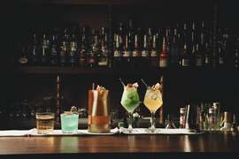 图13.「小酌FEWdrink」提供各式精致义式料理与特色调酒