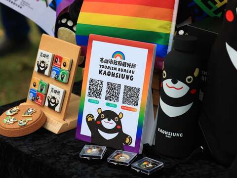 图12观光局摊位展示高雄熊周边系列商品