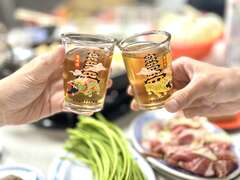 5.持卡可至驳二艺术特区兑换限量纪念品 「高雄龙虎塔对杯」