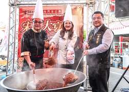 图6：欢迎大家手刀订桌，来内门顺贤宫参香祈福，品尝食神料理。