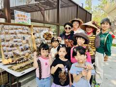 图7 「植物小学堂」展示各种植物果实